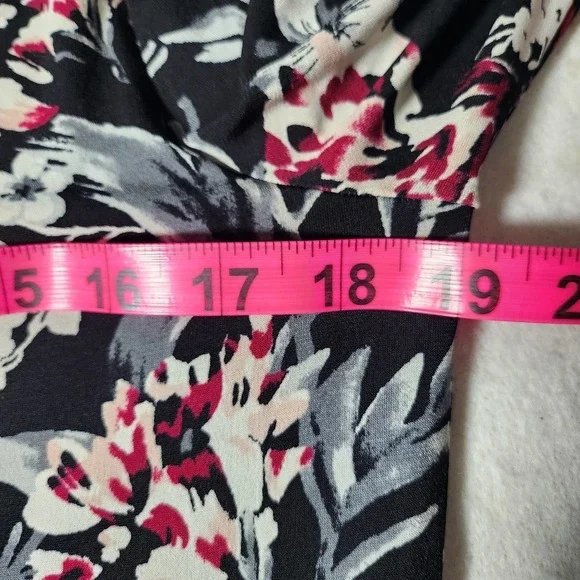 White House black market top blouse floral long sleeve sz S - Picture 8 of 9